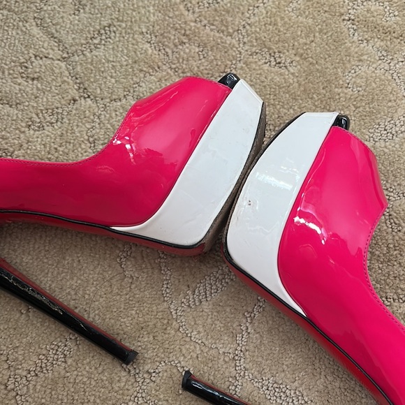 Christian Louboutin Lady Peep Slingback - Picture 14 of 16